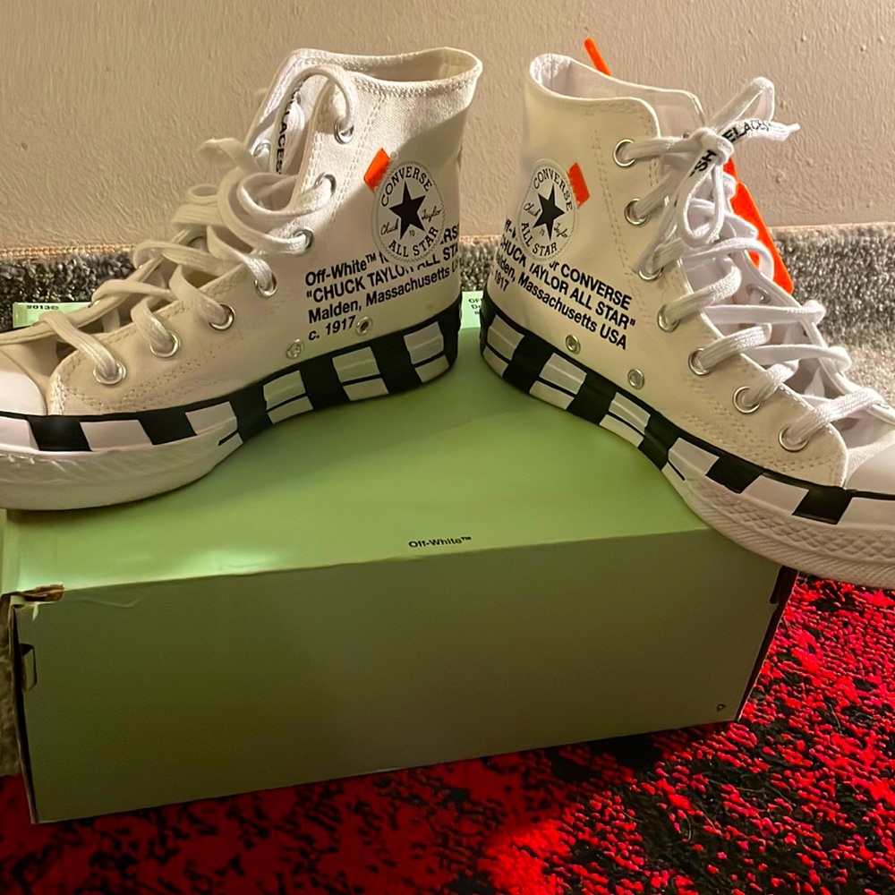 Off white chuck Taylor converse